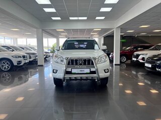 2013 Toyota Land Cruiser Prado 150 Series, белый, 3500000 рублей, вид 3
