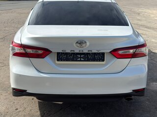 2018 Toyota Camry VIII (XV70), белый, 2650000 рублей, вид 4