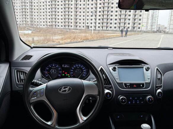 2011 Hyundai ix35 I, коричневый, 1080000 рублей - вид 5