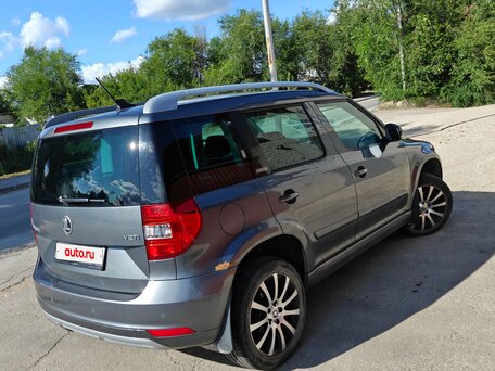 2017 Skoda Yeti I Рестайлинг, серый, 1370000 рублей, вид 3