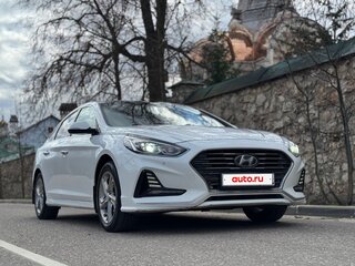 2019 Hyundai Sonata VII (LF) Рестайлинг, белый, 1690000 рублей, вид 3