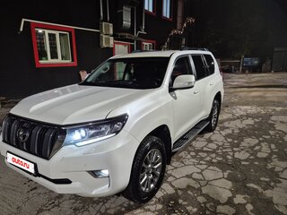 2020 Toyota Land Cruiser Prado 150 Series Рестайлинг 2, белый, 4750000 рублей, вид 1
