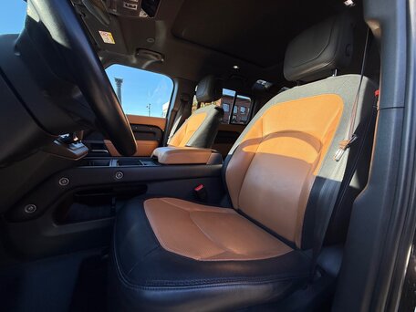 2026 Land Rover Defender 110 II, чёрный, 11090000 рублей, вид 3