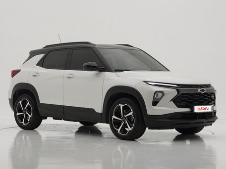 2023 Chevrolet TrailBlazer III Рестайлинг, белый, 1990000 рублей, вид 3