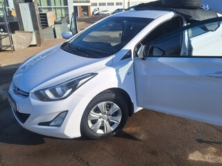 2015 Hyundai Elantra V (MD) Рестайлинг, белый, 750000 рублей, вид 4