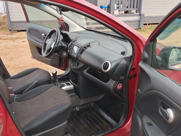 2010 Nissan Note I Рестайлинг, красный, 410000 рублей - вид 4