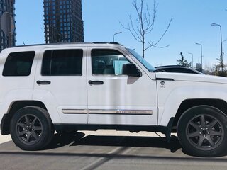 2012 Jeep Cherokee IV (KK), белый, 1520000 рублей, вид 3