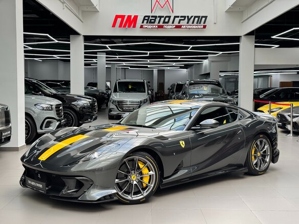2022 Ferrari 812 Competizione, серый - вид 3