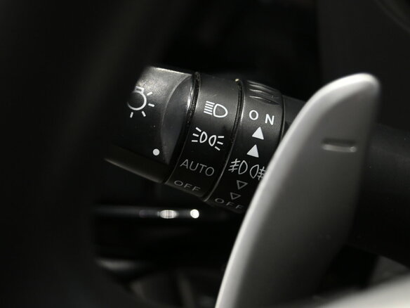 2018 Mitsubishi Outlander III Рестайлинг 3, белый, 1380000 рублей - вид 12