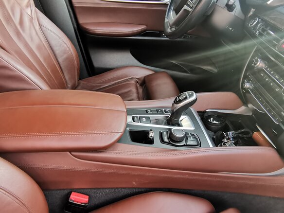 2015 BMW X6 50i II (F16), чёрный, 3999999 рублей - вид 26