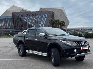 2017 Mitsubishi L200 V, чёрный, 2050000 рублей, вид 4