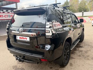 2021 Toyota Land Cruiser Prado 150 Series Рестайлинг 3, чёрный, 6850000 рублей, вид 3