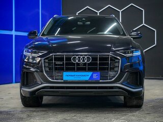 2020 Audi Q8 55 TFSI I (4M), чёрный, 5500000 рублей, вид 4