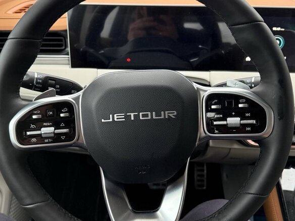 2025 Jetour X70+ I Рестайлинг, чёрный, 2600000 рублей - вид 8