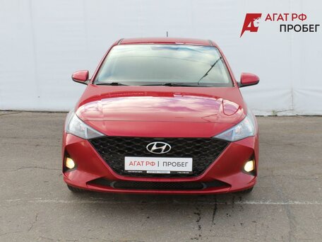 2020 Hyundai Solaris II Рестайлинг, красный, 1645000 рублей, вид 2