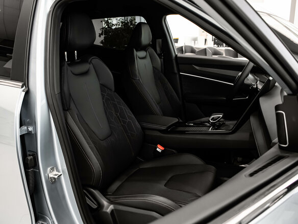 2026 Geely Cityray, серый, 3214990 рублей - вид 22