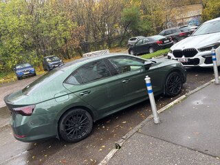 2021 Skoda Octavia IV (A8), зелёный, 2350000 рублей, вид 3