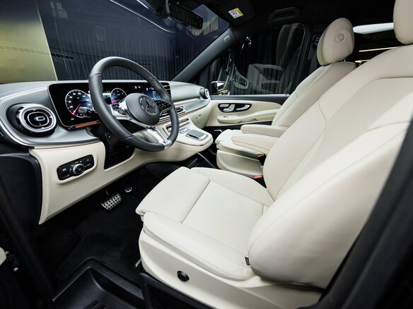 2025 Mercedes-Benz V-Класс 300 d экстра длинный III (W447) Рестайлинг 2, чёрный - вид 13