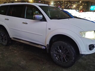 2013 Mitsubishi Pajero Sport II Рестайлинг, белый, 1700000 рублей, вид 2