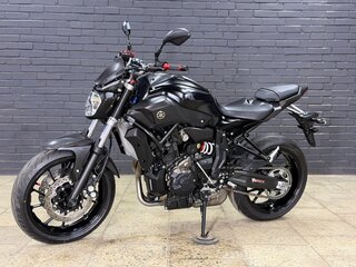 2017 Yamaha MT-07 (FZ-07), чёрный, 745000 рублей, вид 2