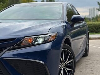 2022 Toyota Camry VIII (XV70) Рестайлинг, синий, 3150000 рублей, вид 4