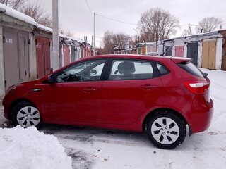 2013 Kia Rio III, красный, 750000 рублей, вид 4
