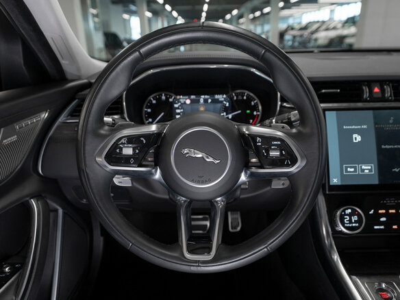 2021 Jaguar XF, белый - вид 10