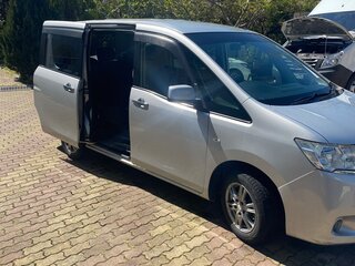 2012 Nissan Serena IV (C26), серебристый, 1240000 рублей, вид 2