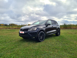 2017 Volkswagen Touareg II Рестайлинг, чёрный, 3900000 рублей, вид 2