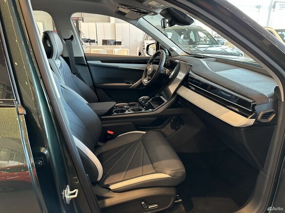 2025 Geely Atlas II, зелёный, 3449990 рублей - вид 4