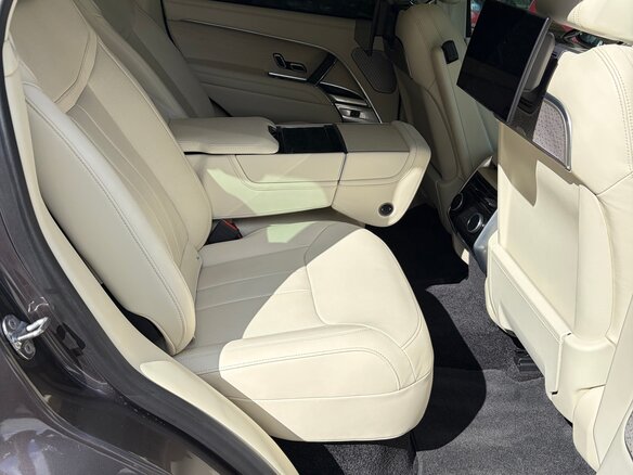 2024 Land Rover Range Rover P530 MHEV V, коричневый, 20000000 рублей - вид 11