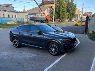 2021 BMW X6 40i III (G06), серый, 8500000 рублей, вид 3