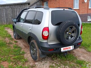 2017 Chevrolet Niva I Рестайлинг, серебристый, 850000 рублей, вид 4
