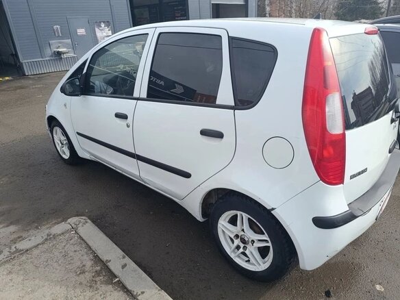 2008 Mitsubishi Colt CZ1 VI (Z30) Рестайлинг, белый, 280000 рублей - вид 5