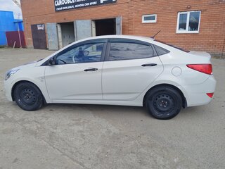 2015 Hyundai Solaris I Рестайлинг, бежевый, 760000 рублей, вид 4