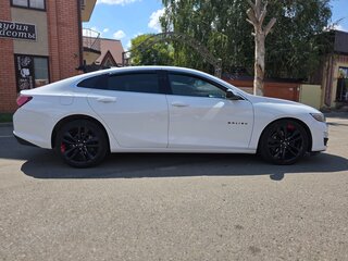 2020 Chevrolet Malibu IX Рестайлинг, белый, 1700000 рублей, вид 5