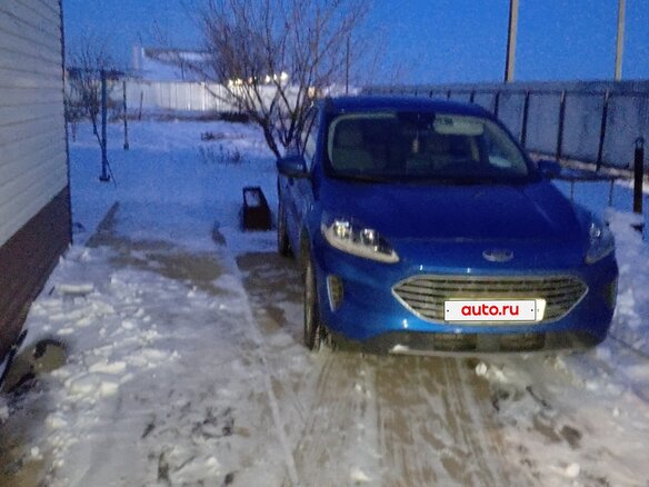 2020 Ford Escape IV, синий, 2100000 рублей - вид 2