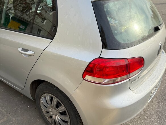2011 Volkswagen Golf VI, серебристый, 800000 рублей - вид 4