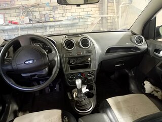2007 Ford Fiesta Mk5, белый, 290000 рублей, вид 4