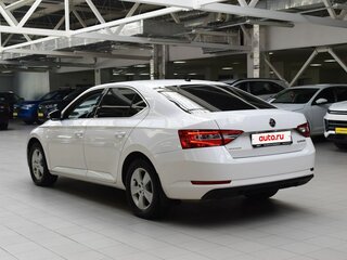 2018 Skoda Superb III, белый, 1820000 рублей, вид 5