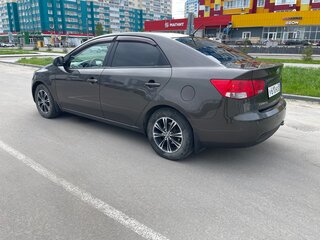 2011 Kia Cerato 6-speed II, золотистый, 850000 рублей, вид 3