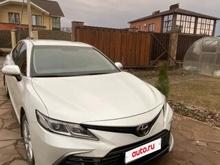 2021 Toyota Camry VIII (XV70) Рестайлинг, белый, 2400000 рублей, вид 1