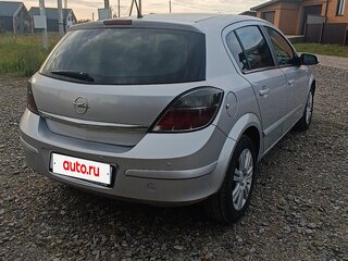 2009 Opel Astra H Рестайлинг, серебристый, 465000 рублей, вид 3
