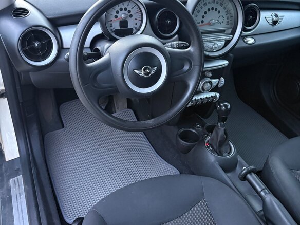 2009 Mini Hatch One II (R56), белый, 700000 рублей - вид 4