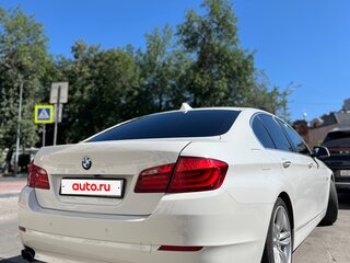 2013 BMW 5 серии 520i VI (F10/F11/F07), белый, 1730000 рублей, вид 4