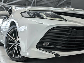 2018 Toyota Camry VIII (XV70), белый, 2444000 рублей, вид 4