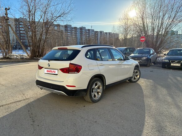 2012 BMW X1 18i I (E84) Рестайлинг, белый, 1250000 рублей - вид 4