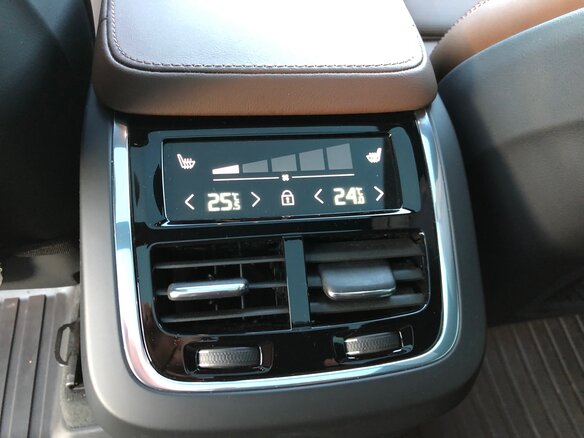2021 Volvo XC90 II Рестайлинг 1, синий, 7500000 рублей - вид 22