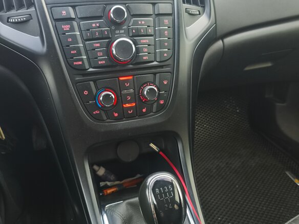 2013 Opel Astra J Рестайлинг, чёрный, 685000 рублей - вид 11