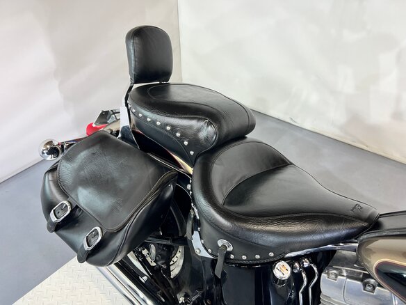 2006 Harley-Davidson Fat Boy, бежевый, 580000 рублей - вид 9